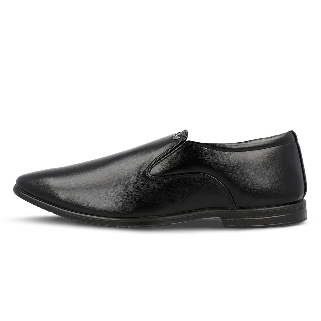 Walkaroo Xgo Men Loafer Formal Shoes - WF6012 Black - Walkaroo Footwear